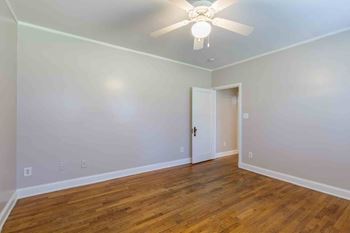 Unfurnished Living Area at Kinston Oaks Apartments, Kinston, 28501